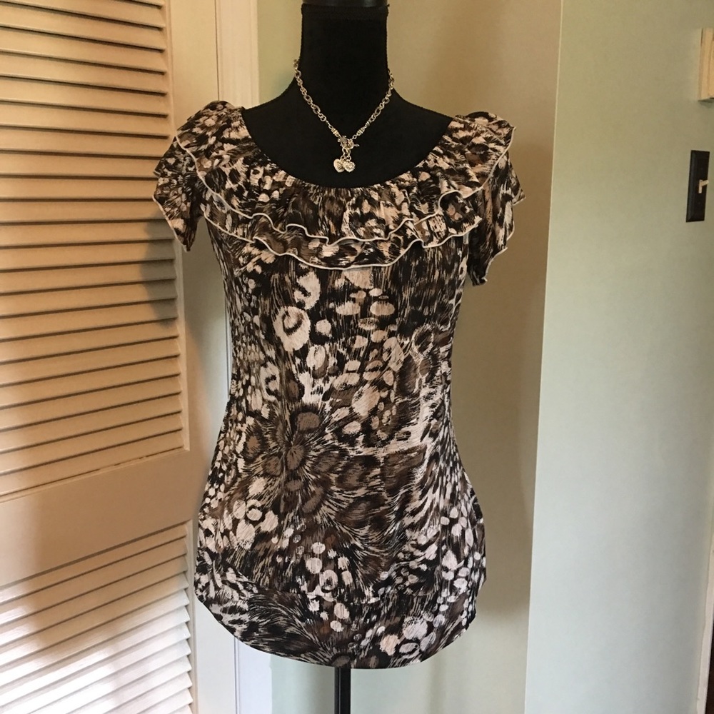 Very Nice Top. BUNDLE AND SAVE😊